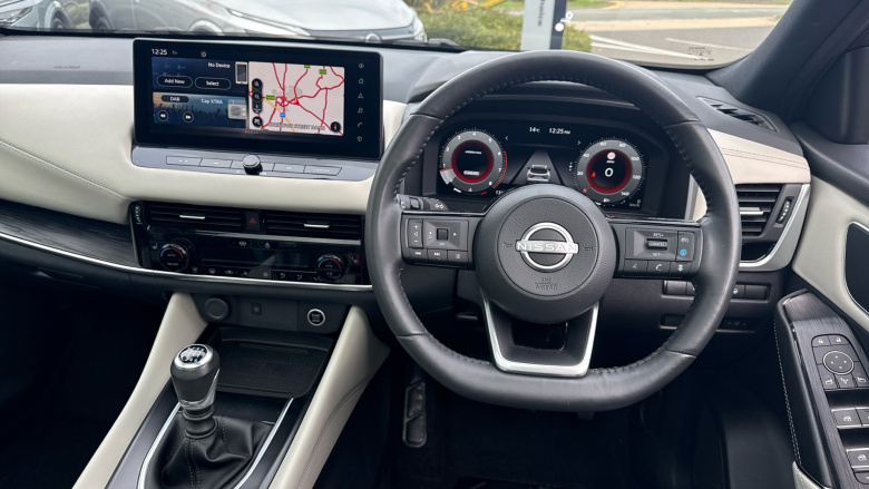 Nissan Qashqai 1.3 DiG-T MH Tekna 5dr Petrol Hatchback